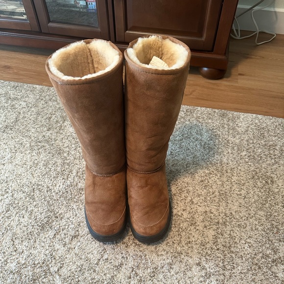 Size 8 Tall Chestnut Ugg Boots with detail - Picture 2 of 4